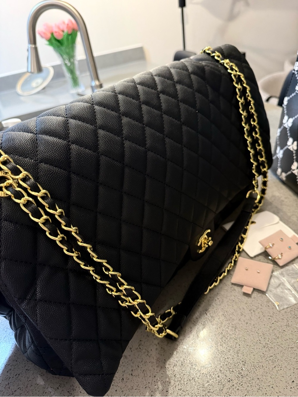 Large CHANEL Black Quilted Shoulder Bag with Gold Chain - Picture 3 of 5